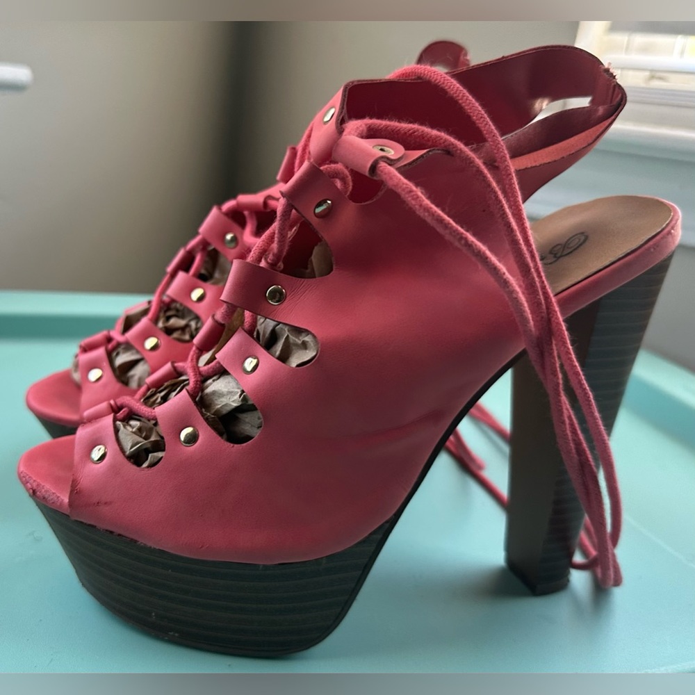 Breckelles Betsey-45 Leatherette Peep Toe Gilly Tie Platform Sandal Sz 7.5
